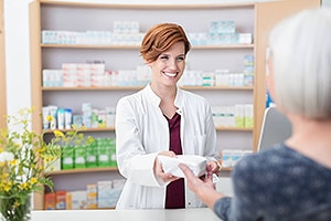 pharmacist_passing_medicine