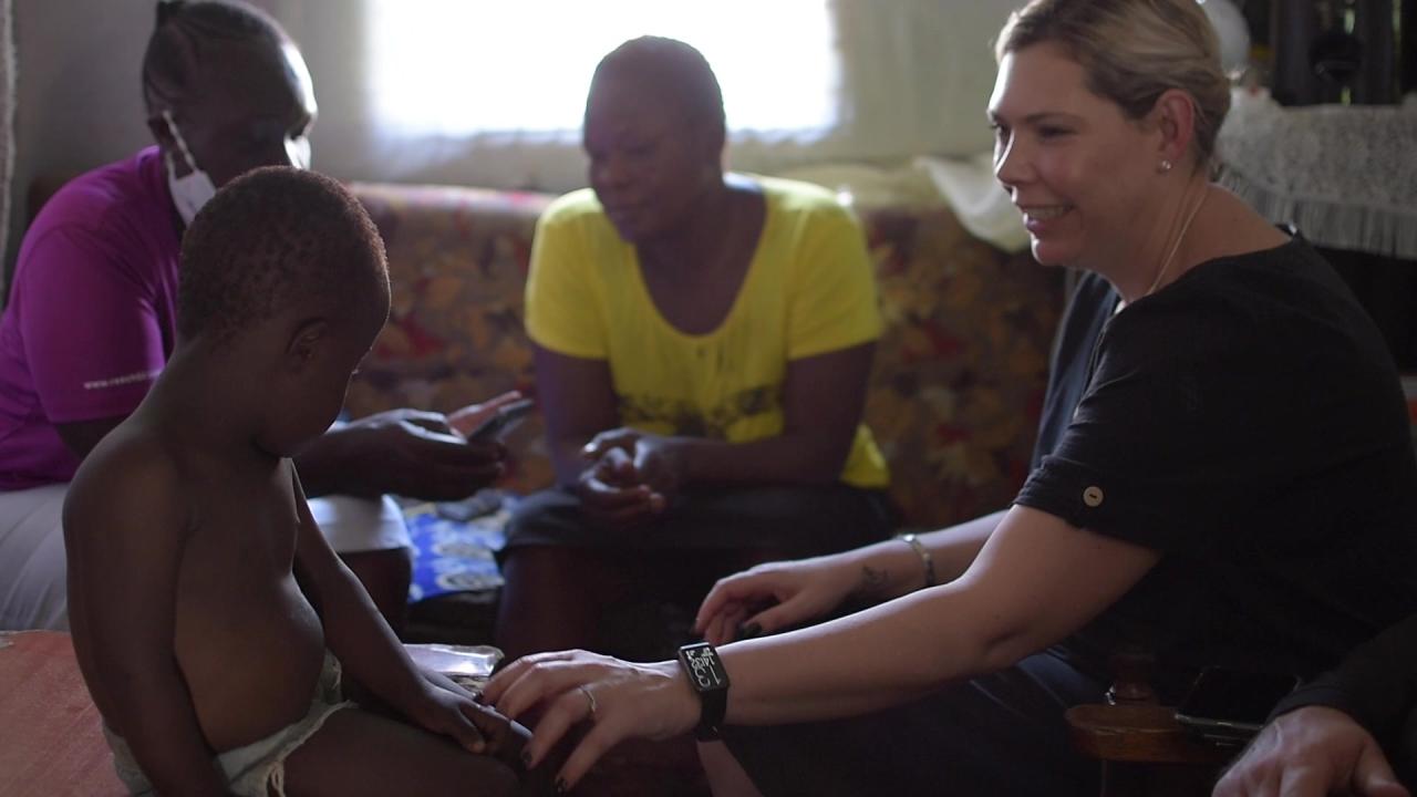Kelly Widdop with team in health clinic in Kenya