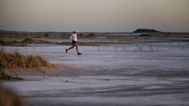 Mina Guli Stuart's + Creek Marathon © Kamil Sustiak